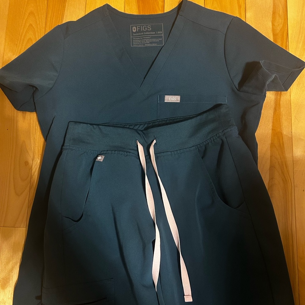 Figs carribean blue Scrub Ensemble